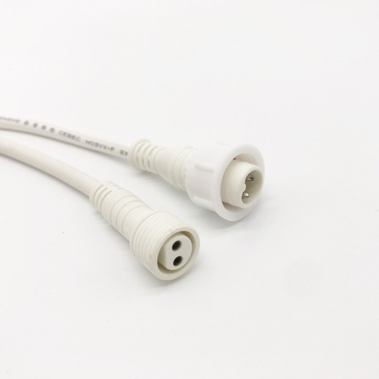 câble blanc surmoulé ip67 connecteur étanche à 2 broches